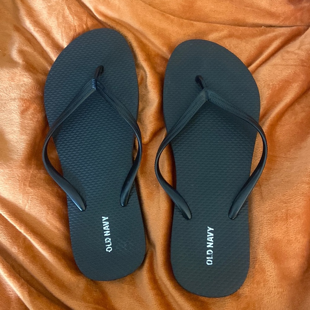 Old Navy Black Flip Flops